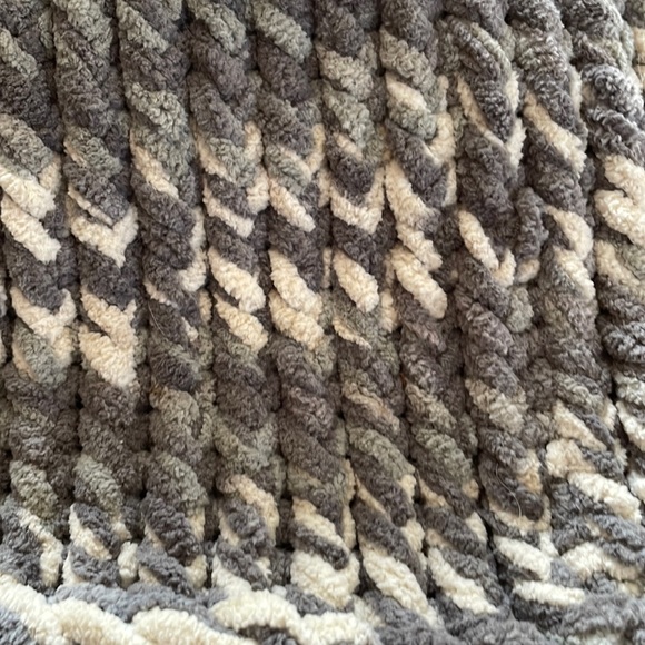 NWT - Hand-knitted hat - Picture 2 of 7